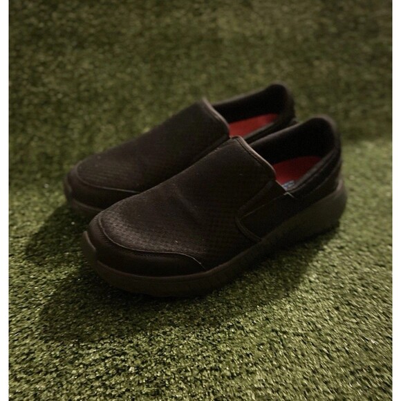 Skechers Slip On Resistant Air Cooled Memory Foam Shoes Men’s 10 Walk Sneakers